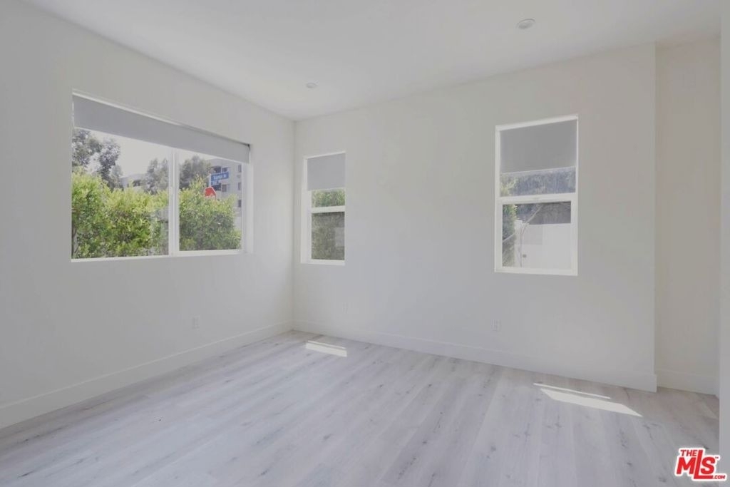 5832 Tujunga Avenue - Photo 11