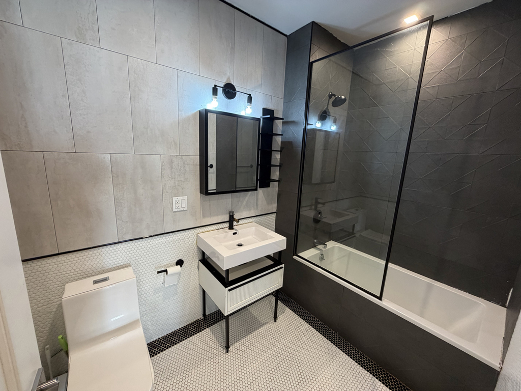 1645 New York Avenue - Photo 2
