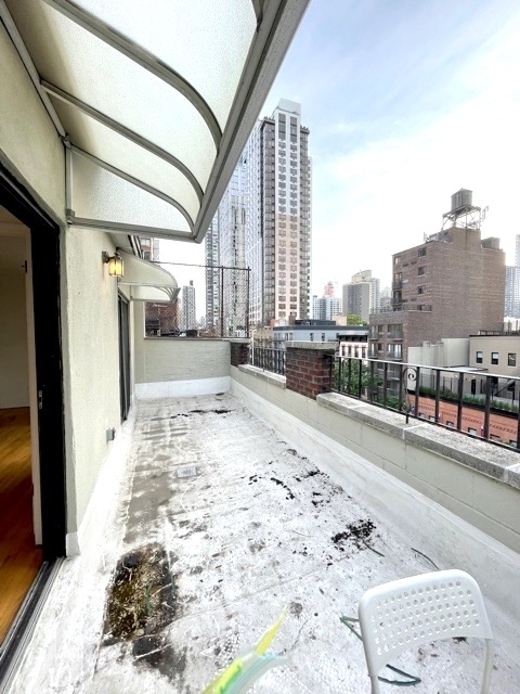 90th and 1st Avenue  - Photo 10