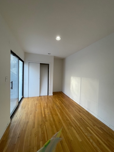 90th and 1st Avenue  - Photo 9