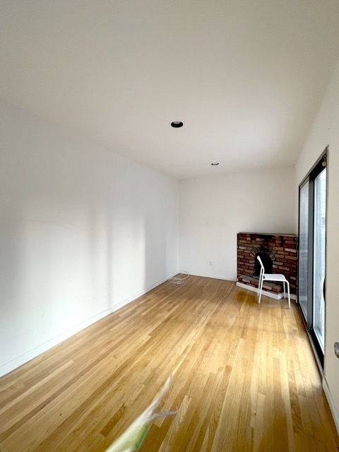 90th and 1st Avenue  - Photo 6