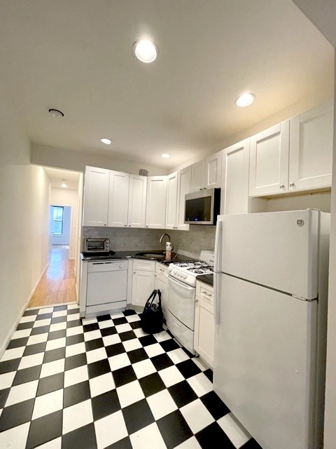 90th and 1st Avenue  - Photo 3
