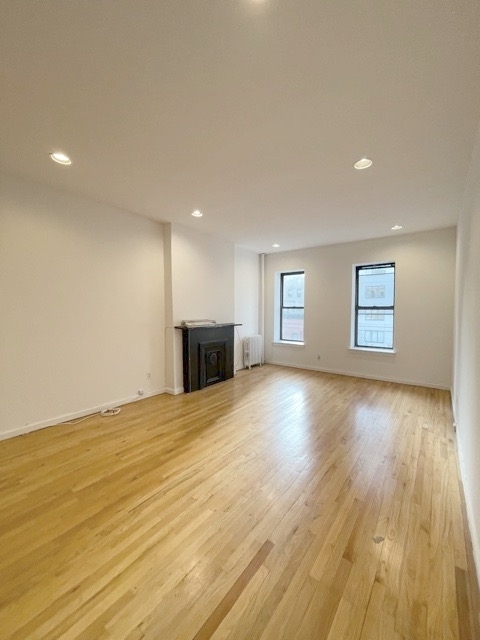 90th and 1st Avenue  - Photo 0