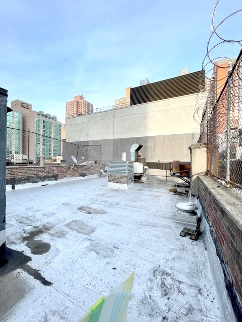 90th and 1st Avenue  - Photo 11