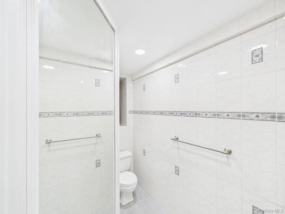 88-10 34 Avenue - Photo 6