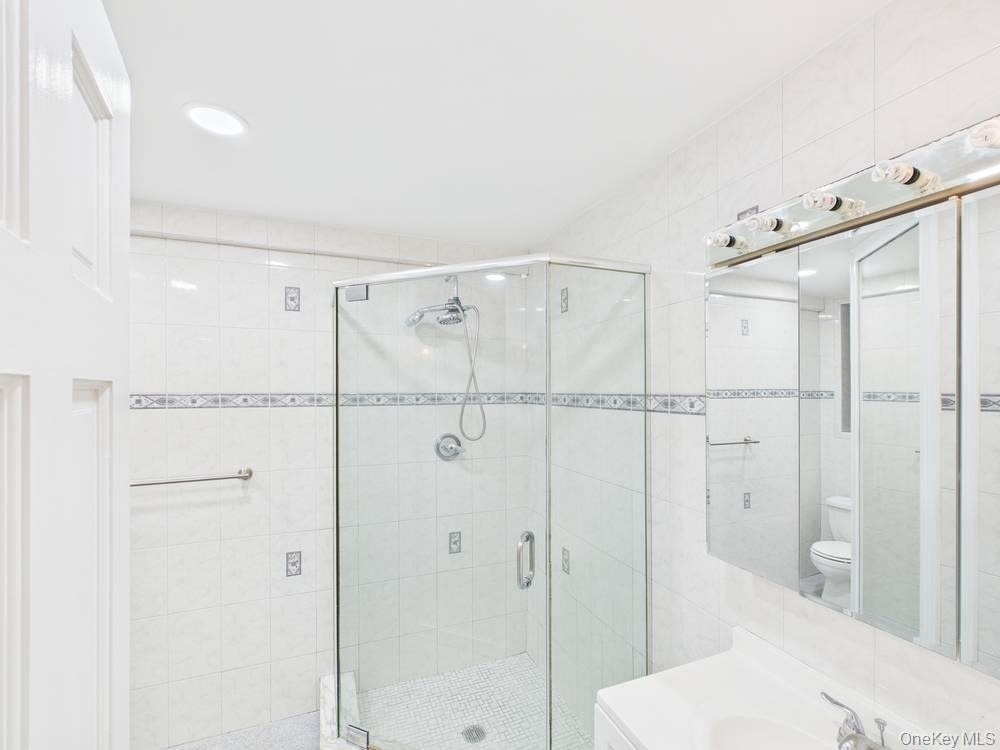 88-10 34 Avenue - Photo 5