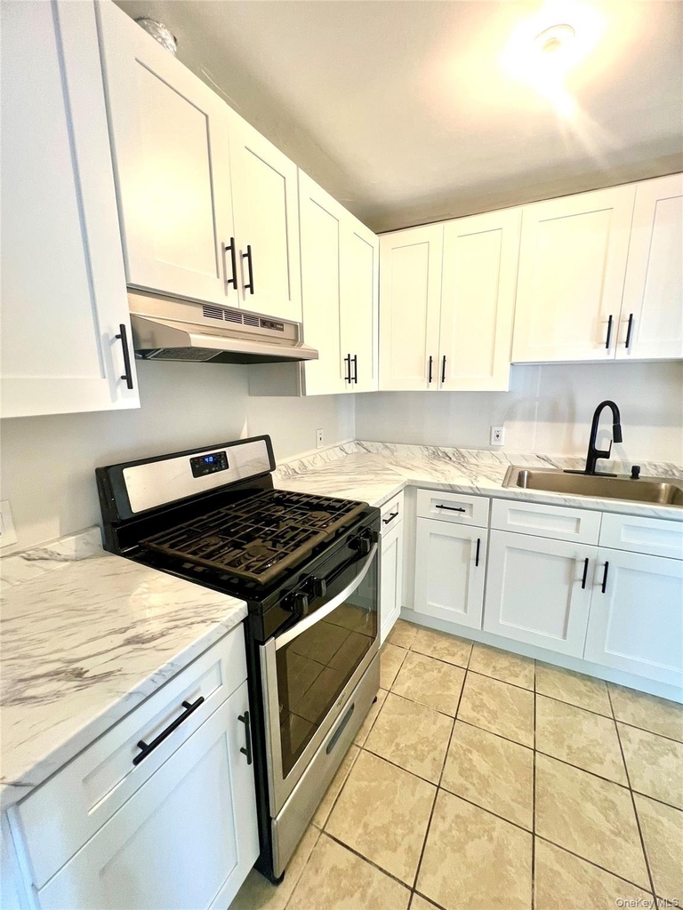 25 Ruth Court - Photo 1