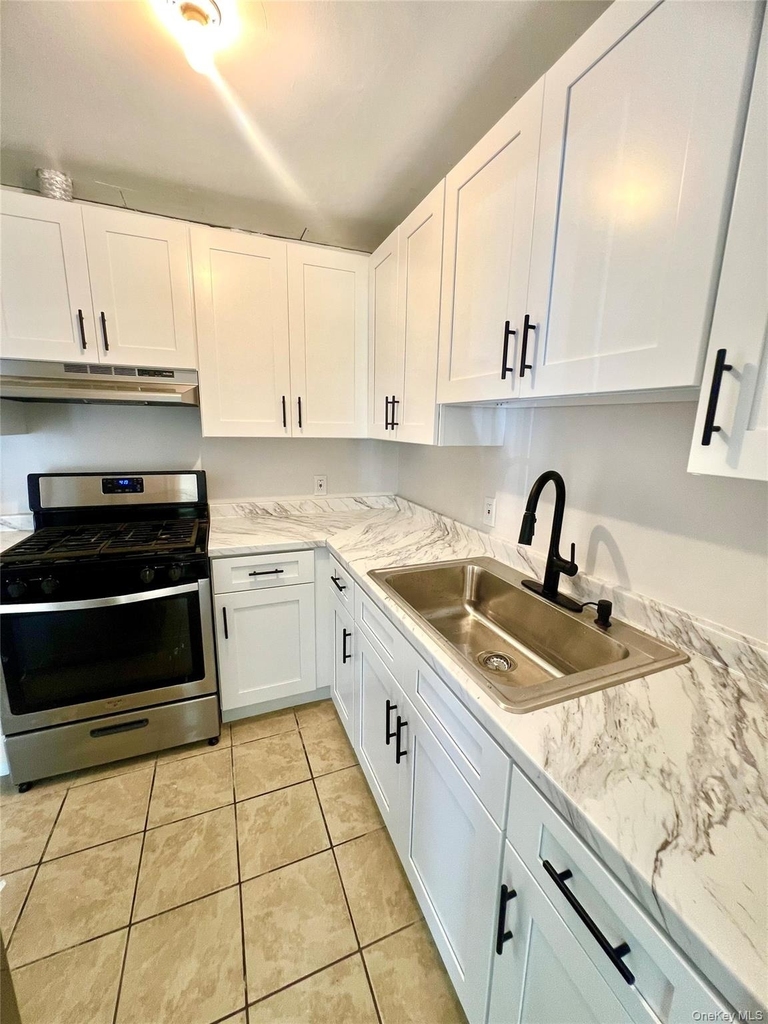 25 Ruth Court - Photo 0