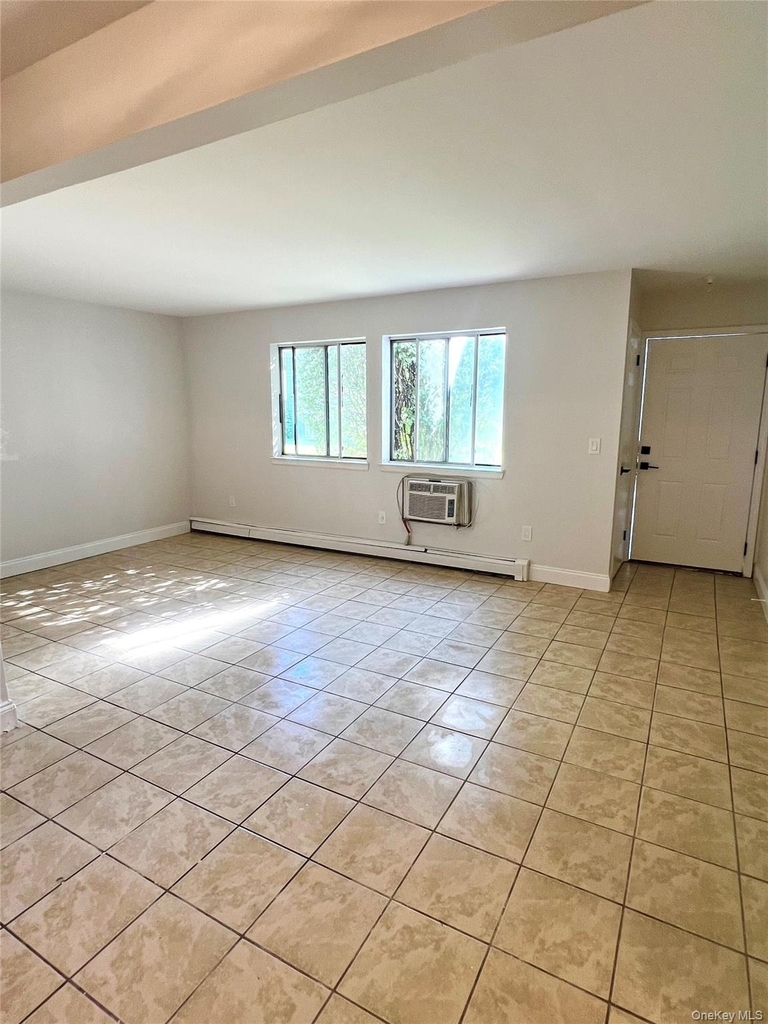 25 Ruth Court - Photo 3