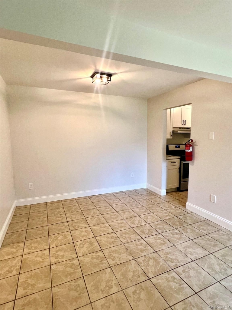 25 Ruth Court - Photo 4