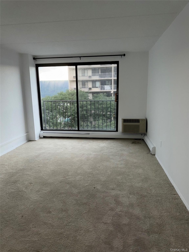 1116 Warburton Avenue - Photo 1
