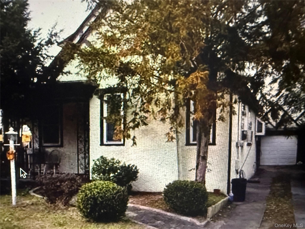 735 Wesley Street - Photo 0