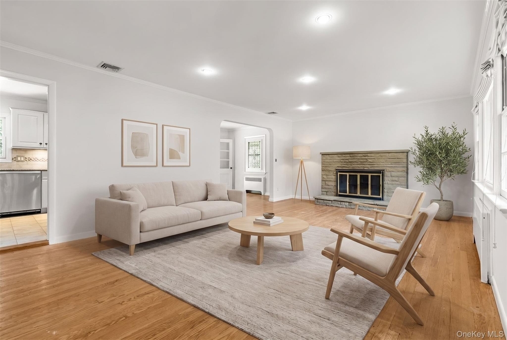 269 Woodlands Ave - Photo 2