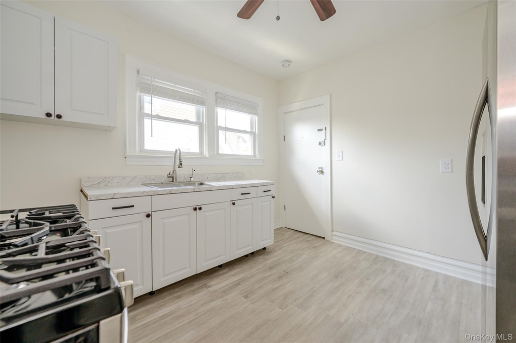 18 Watkins Street - Photo 2