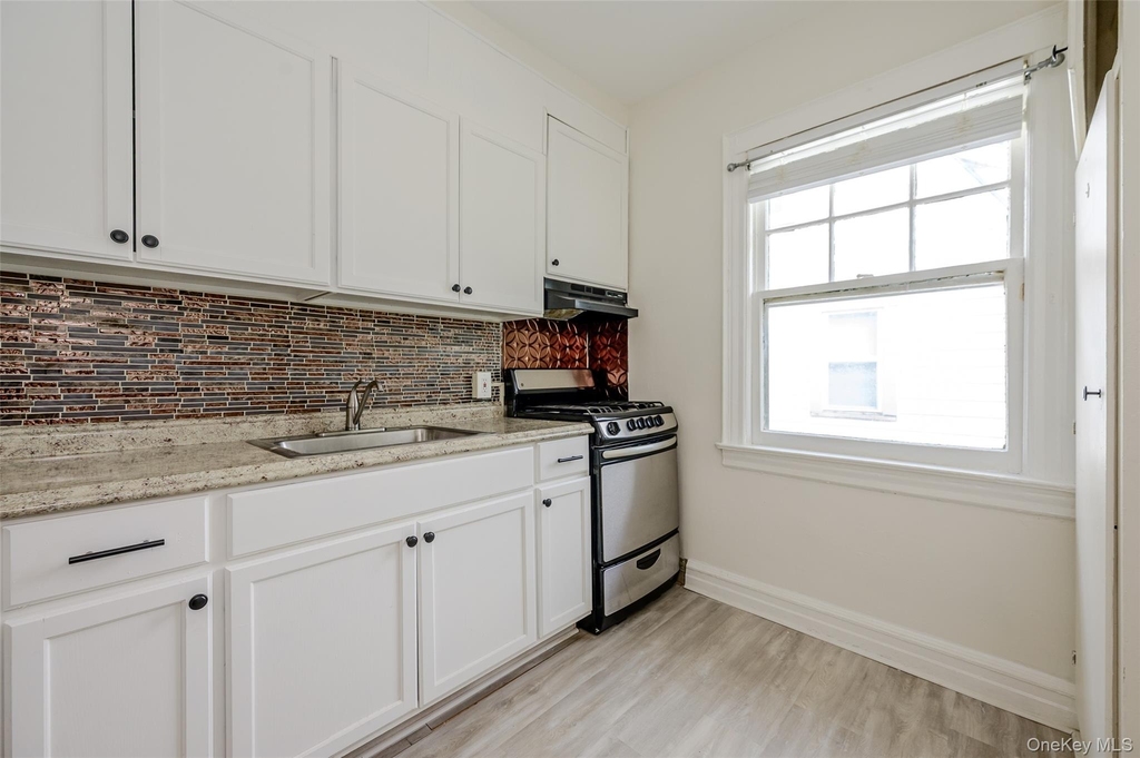 18 Watkins Street - Photo 2