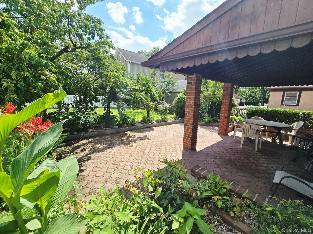 190 Bryant Avenue - Photo 9