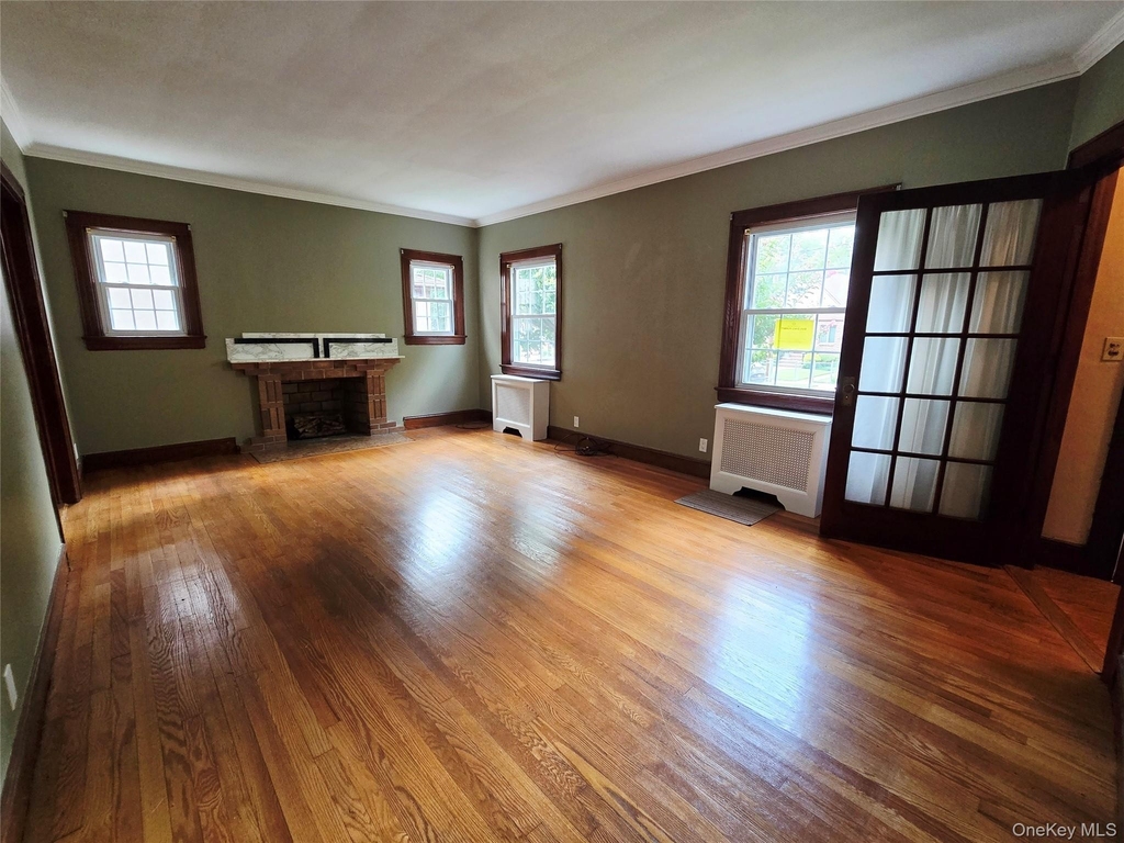 190 Bryant Avenue - Photo 1