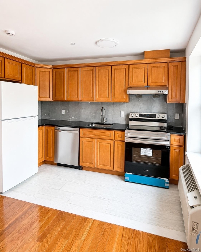 8713 Homelawn Street - Photo 2