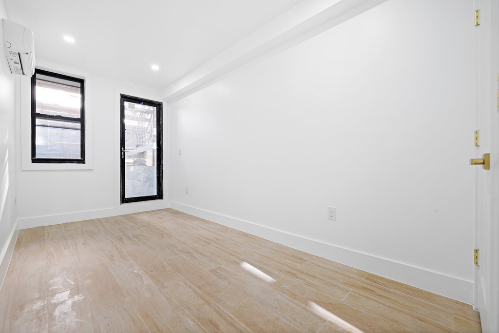 259 E 28th Street - Photo 5