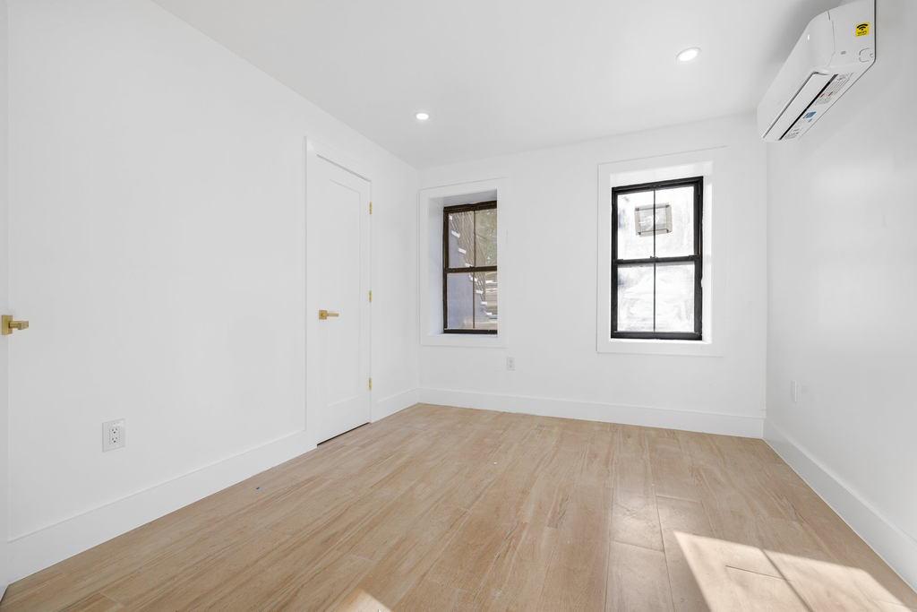 259 E 28th Street - Photo 3