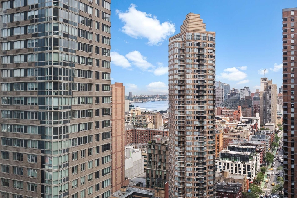 550 10th Avenue - Photo 9