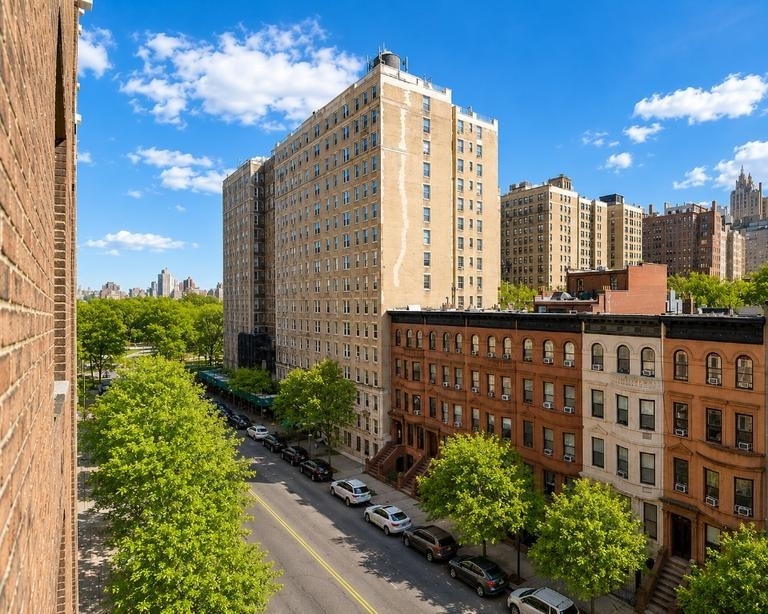 27 W 96th Street - Photo 1