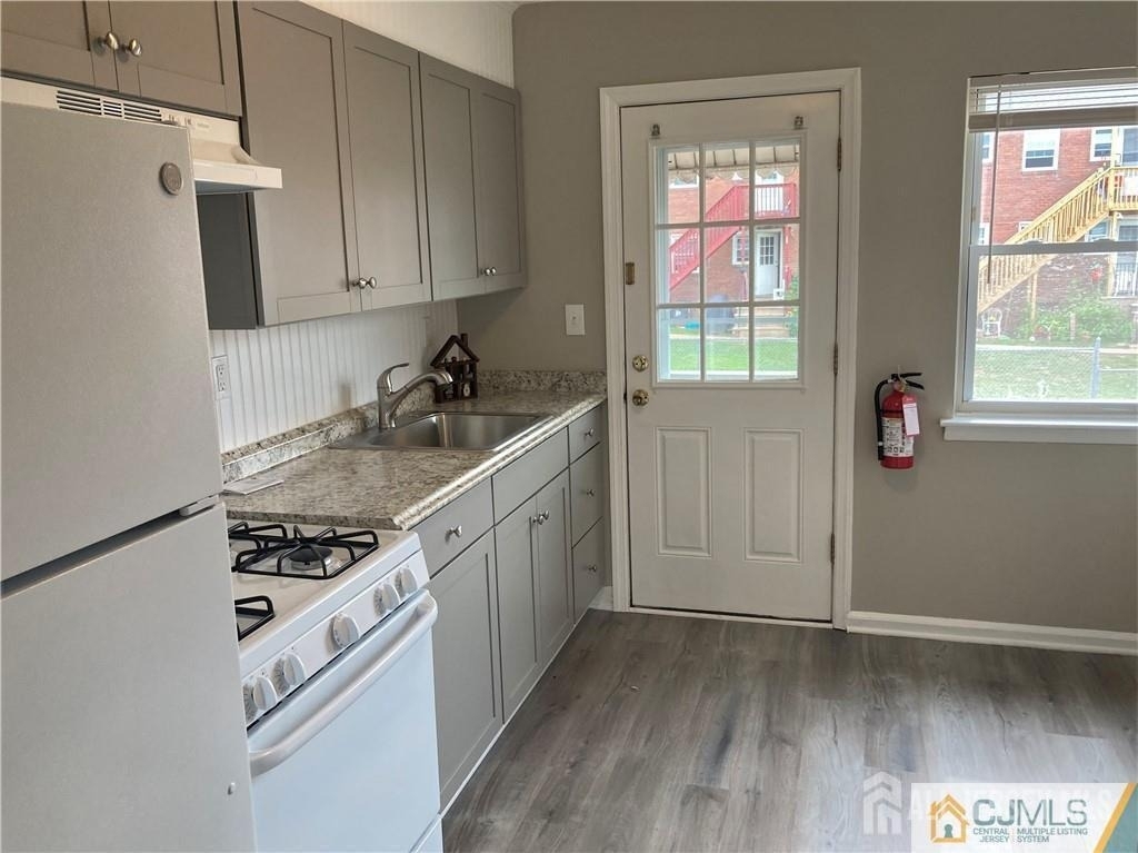 250 Penn Avenue - Photo 1