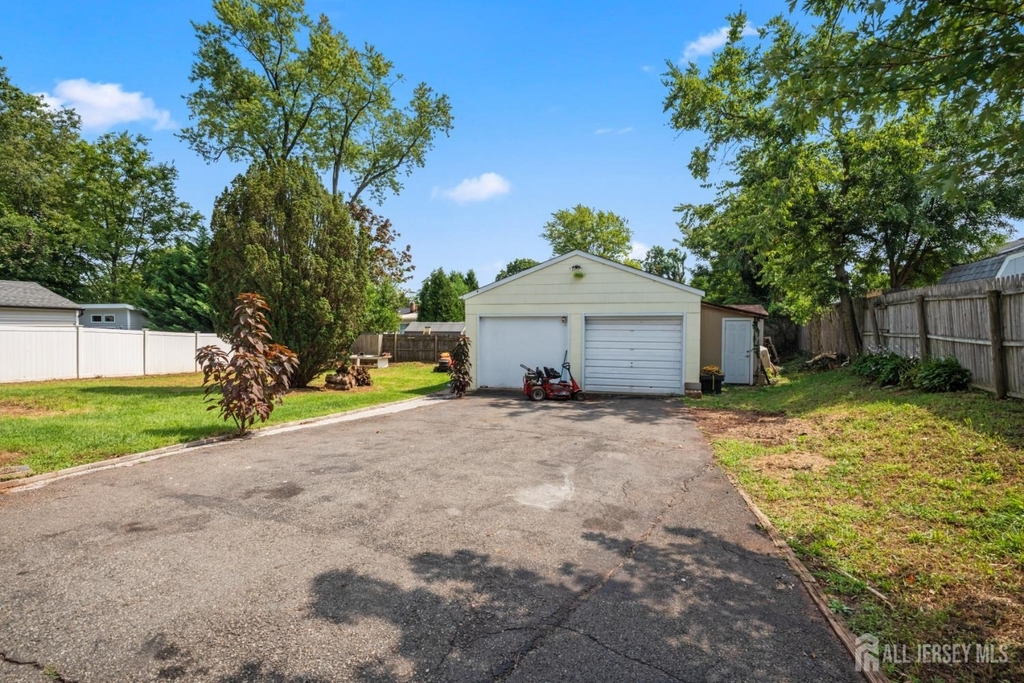 30 Runyon Avenue - Photo 32