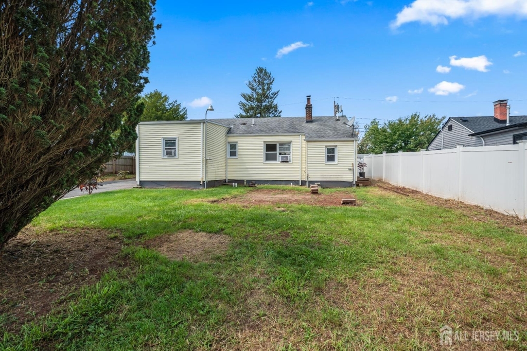 30 Runyon Avenue - Photo 16