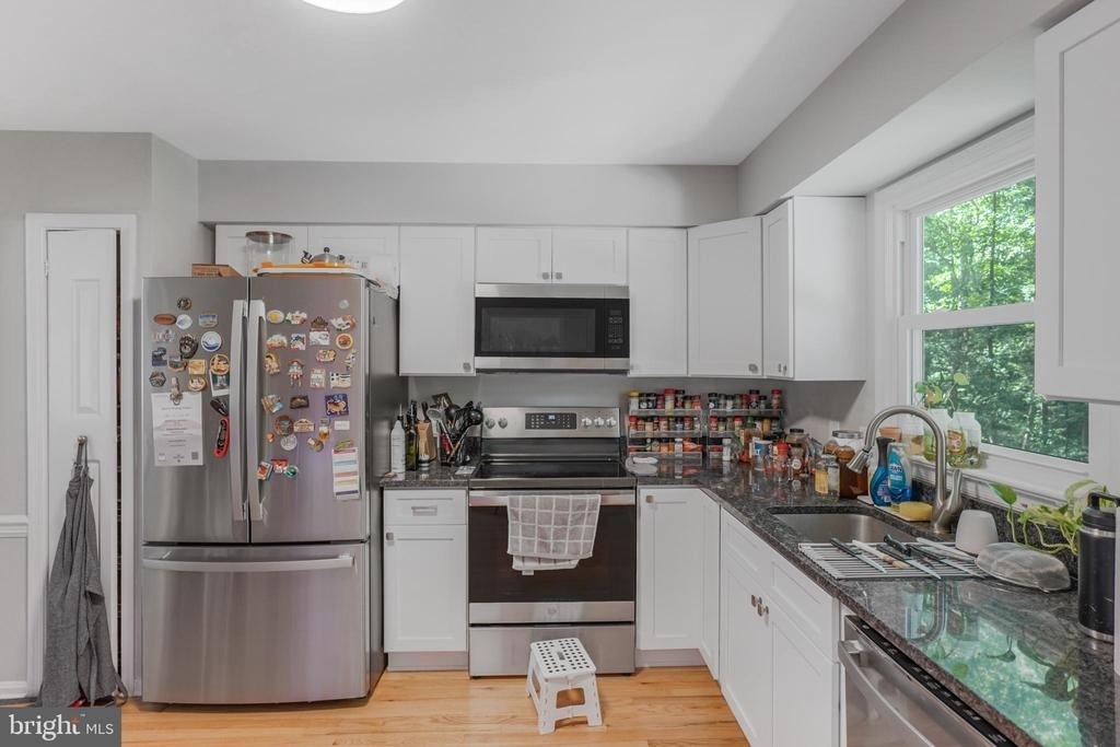1703 Sherwood Dr - Photo 9