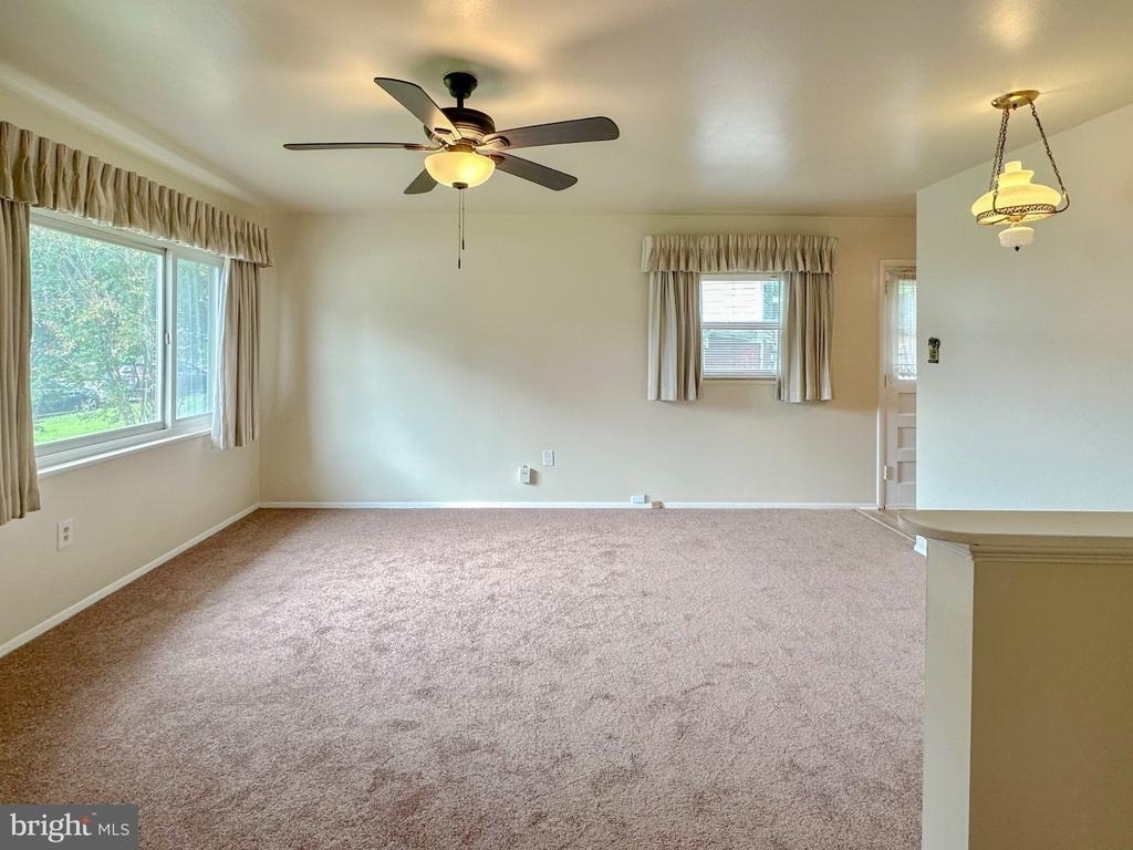 1406 Hylton Avenue - Photo 1