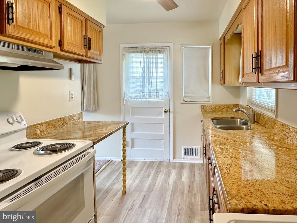 1406 Hylton Avenue - Photo 9