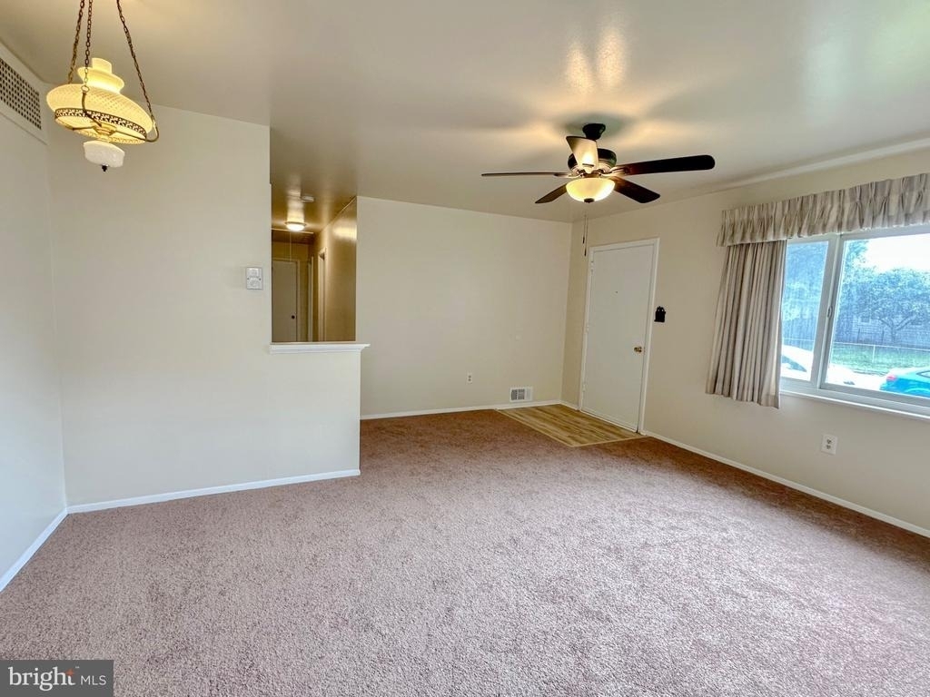 1406 Hylton Avenue - Photo 6