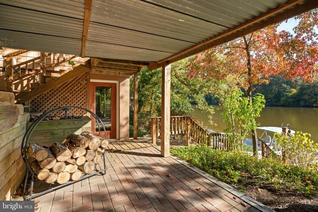 8255 Sunderman Place - Photo 7
