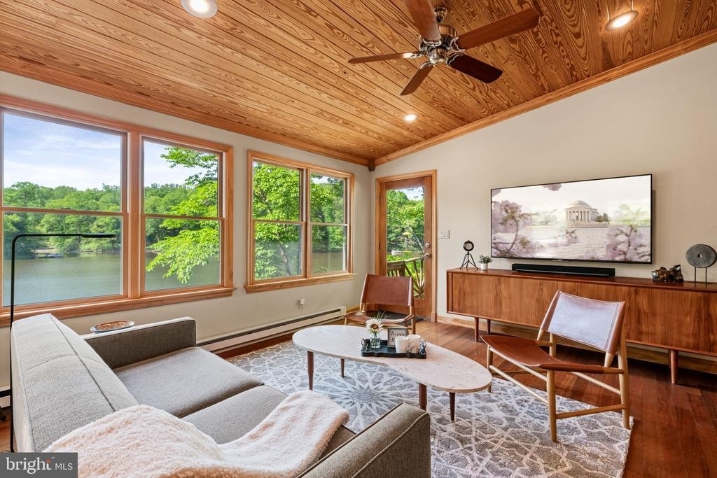 8255 Sunderman Place - Photo 10