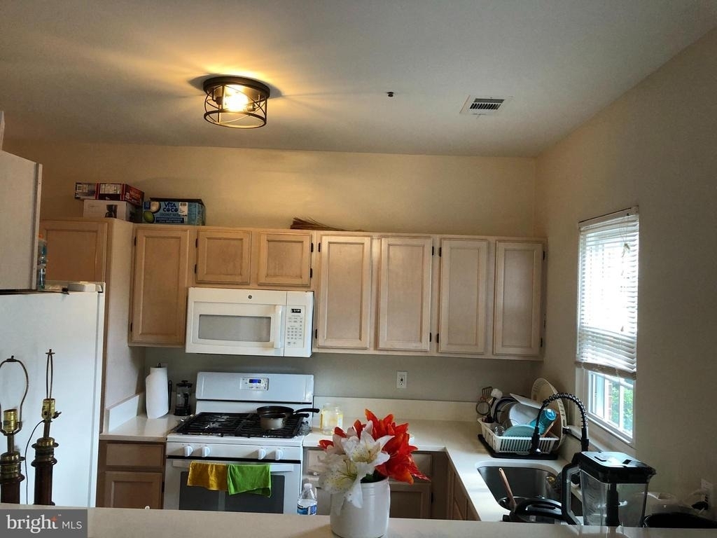 667 Constellation Square Se - Photo 8