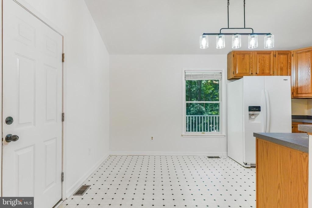 10521 Roosevelt Drive - Photo 9
