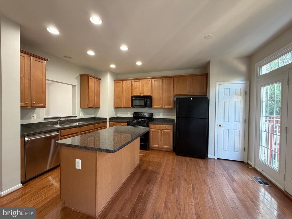 5669 Faircloth Court - Photo 9