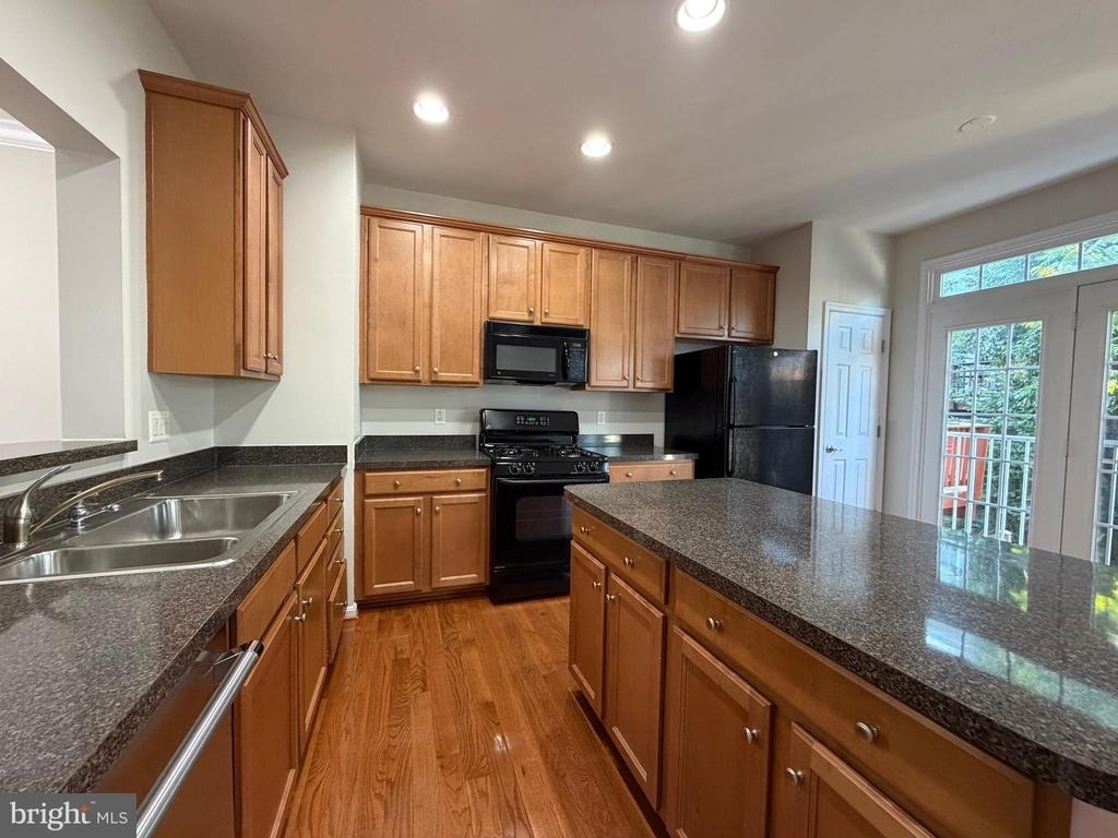 5669 Faircloth Court - Photo 10