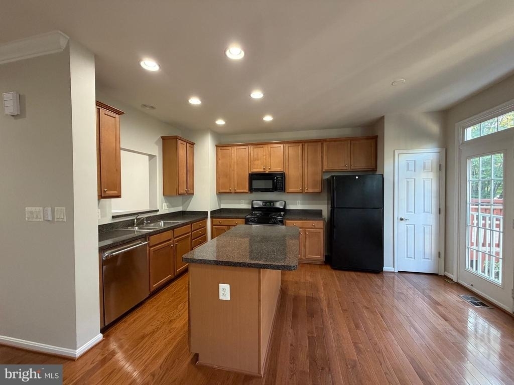 5669 Faircloth Court - Photo 8