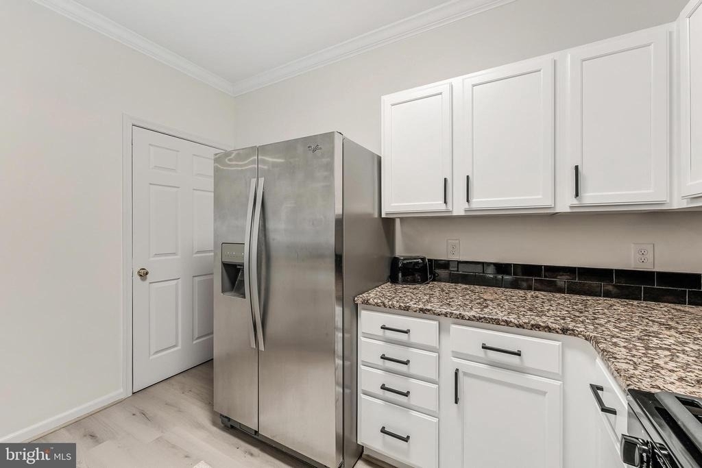 1700 Lake Shore Crest Drive - Photo 17
