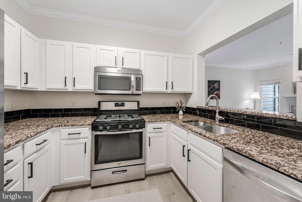 1700 Lake Shore Crest Drive - Photo 15