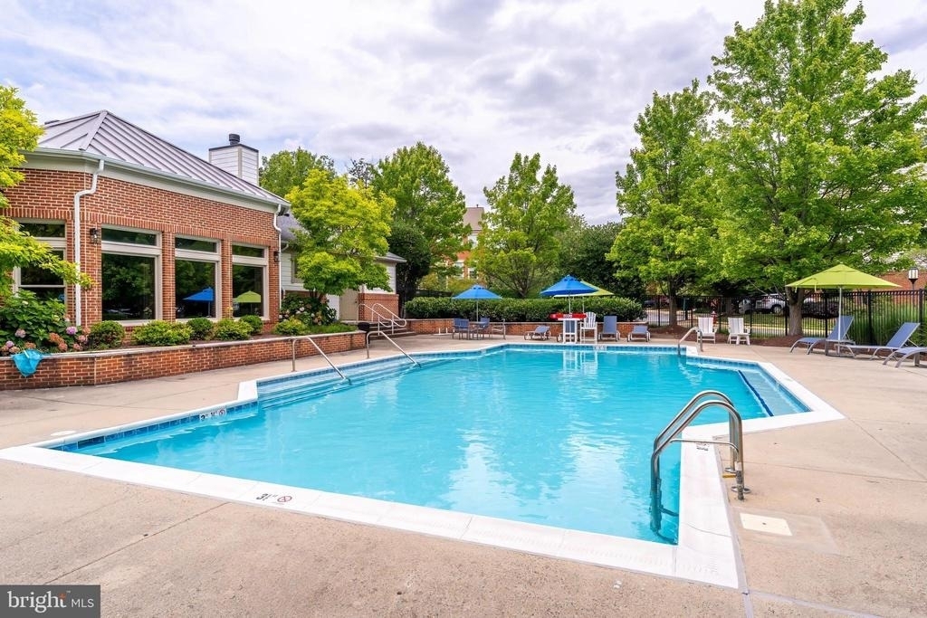 1700 Lake Shore Crest Drive - Photo 45
