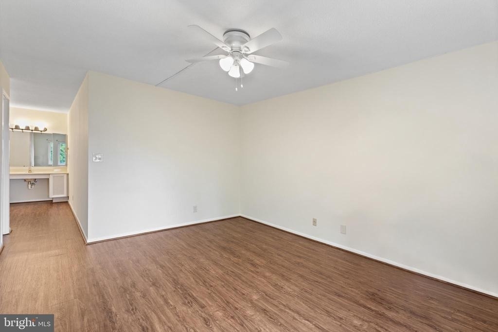 8370 Greensboro Drive - Photo 14