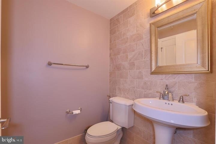 8220 Crestwood Heights Drive - Photo 9