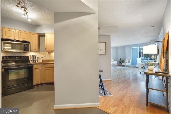 1200 Braddock Place - Photo 6