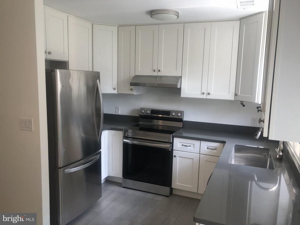 2707 S Walter Reed Drive - Photo 5