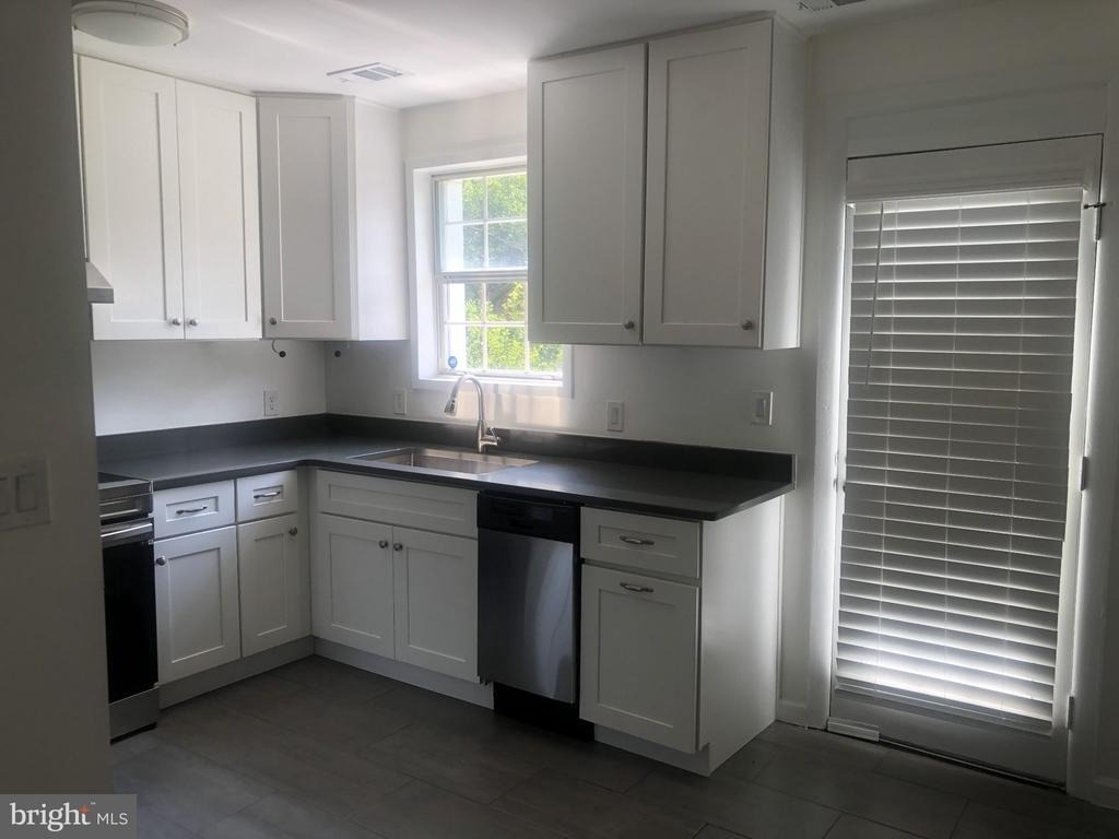 2707 S Walter Reed Drive - Photo 3
