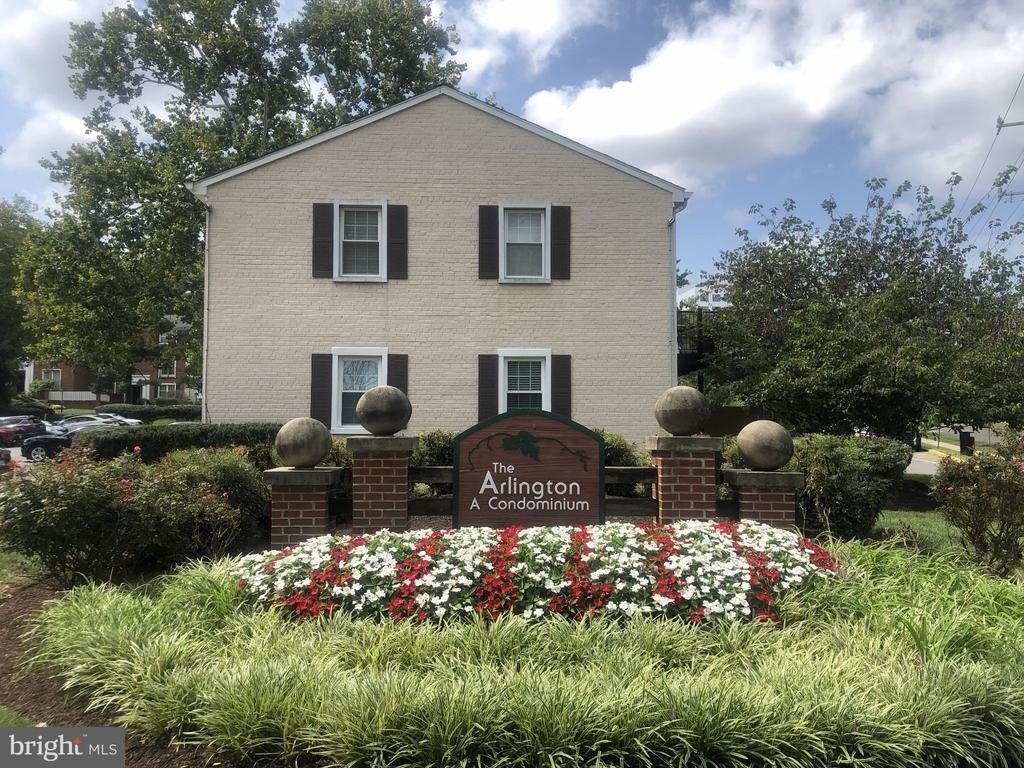 2707 S Walter Reed Drive - Photo 0
