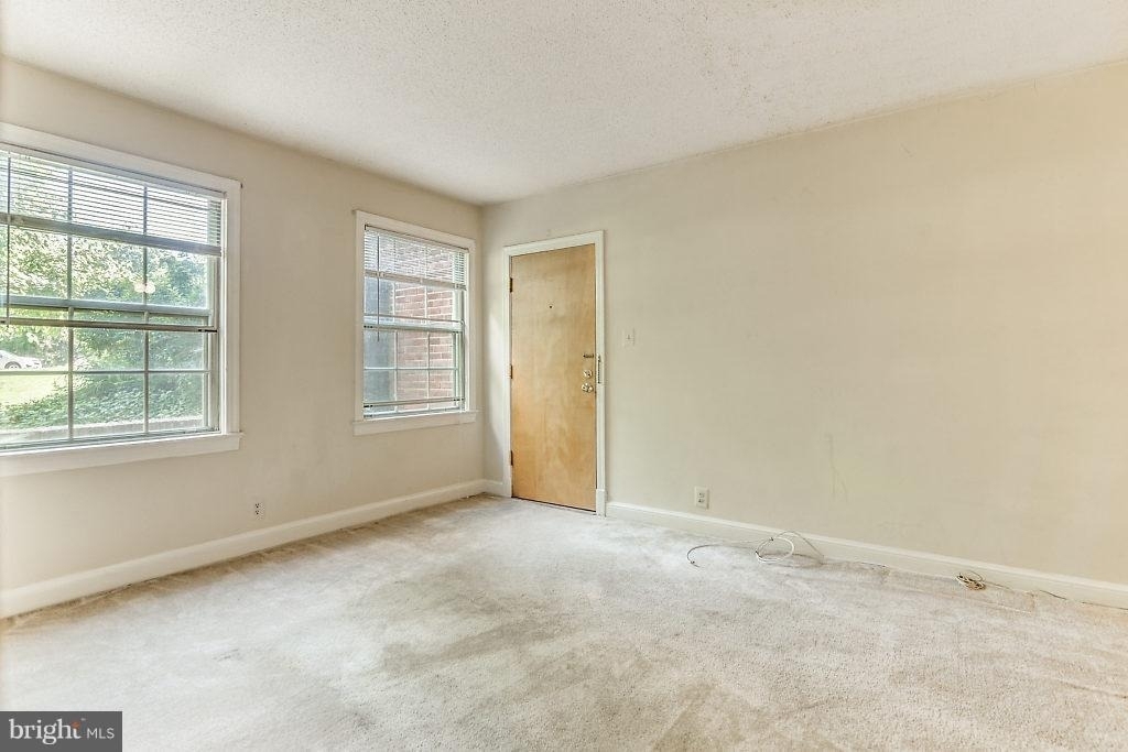 2401 Arlington Boulevard - Photo 5